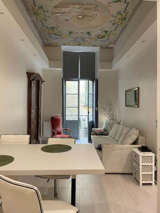 Luxury Apartment In The Heart Of Old Town Nice. Buitenkant foto