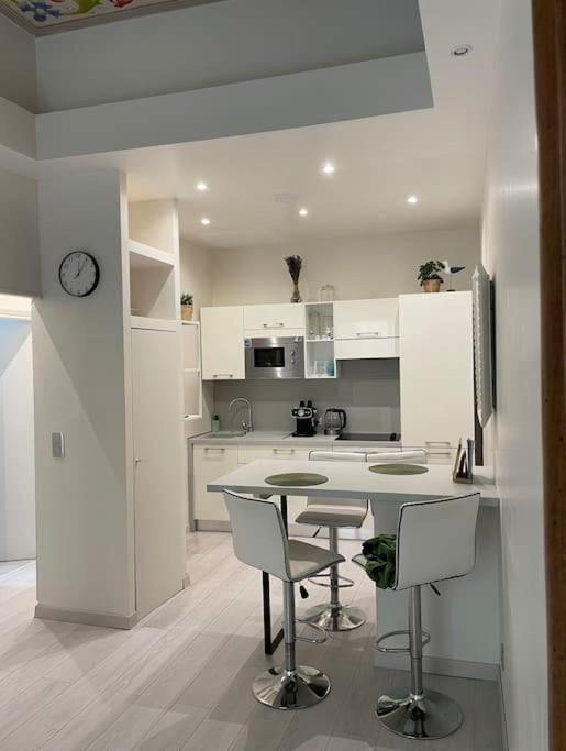 Luxury Apartment In The Heart Of Old Town Nice. Buitenkant foto