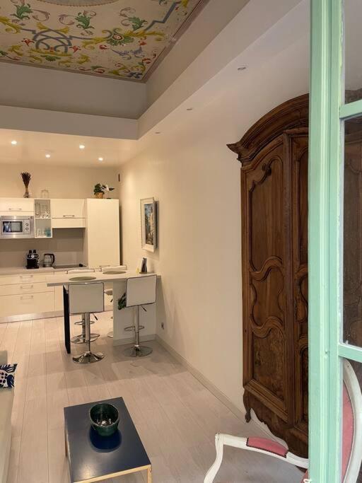 Luxury Apartment In The Heart Of Old Town Nice. Buitenkant foto