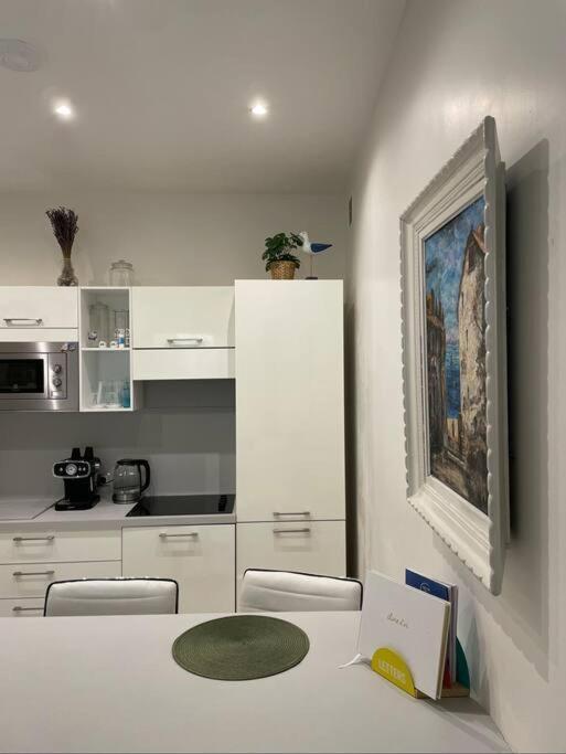 Luxury Apartment In The Heart Of Old Town Nice. Buitenkant foto