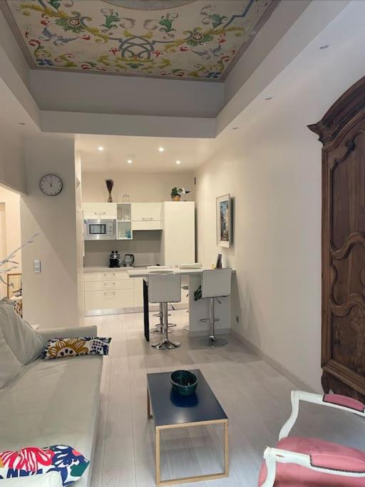 Luxury Apartment In The Heart Of Old Town Nice. Buitenkant foto