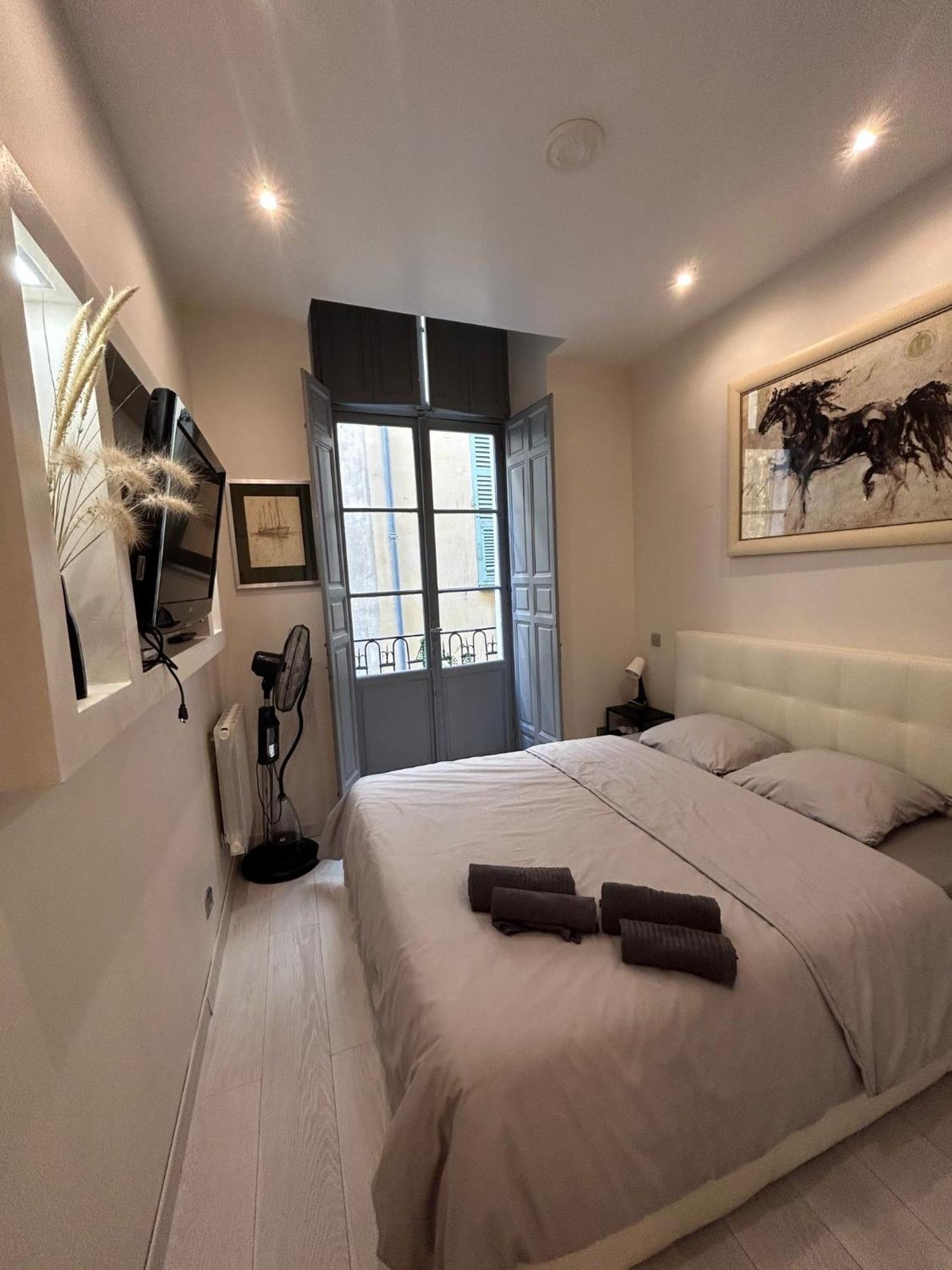 Luxury Apartment In The Heart Of Old Town Nice. Buitenkant foto