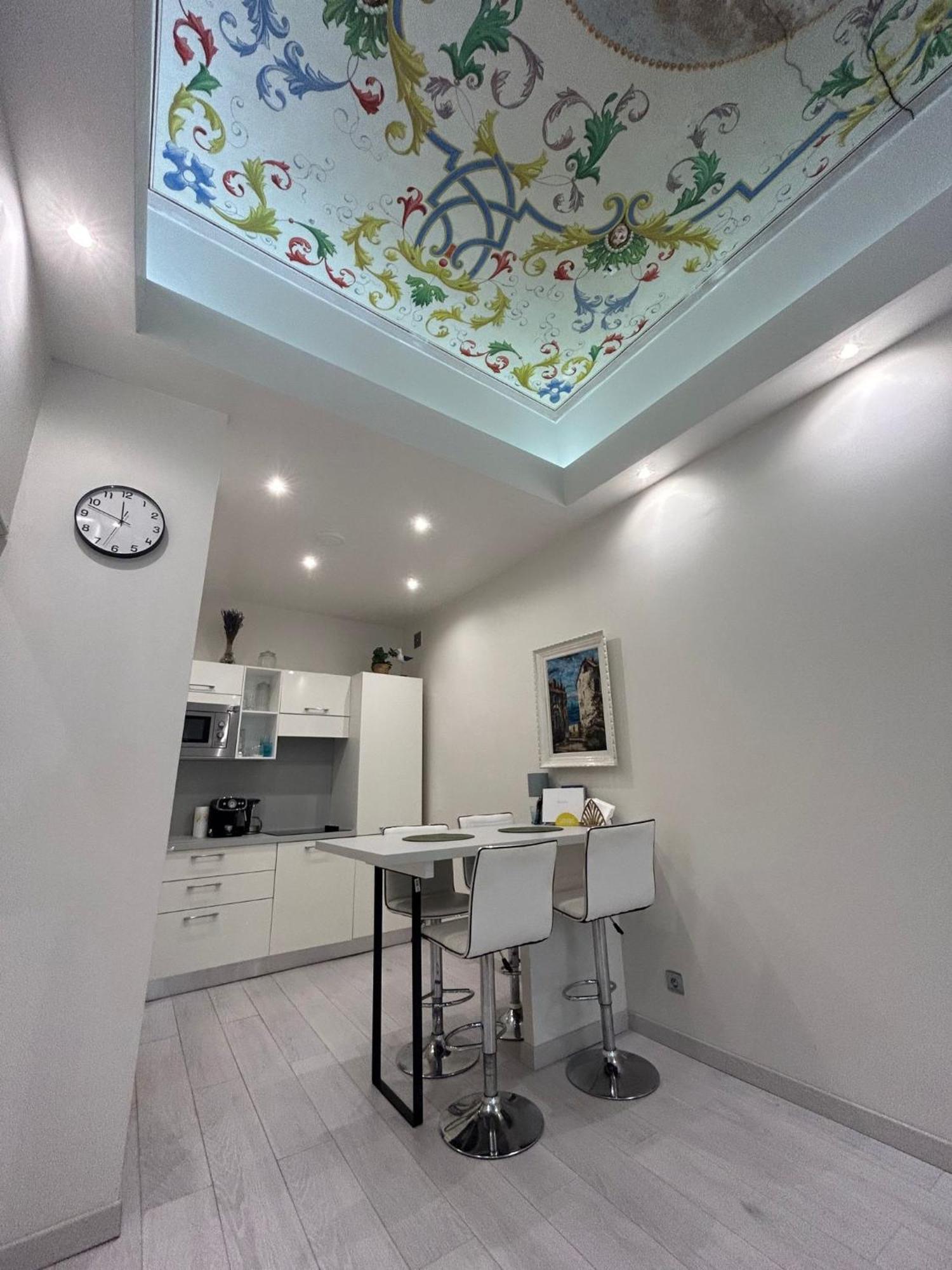 Luxury Apartment In The Heart Of Old Town Nice. Buitenkant foto
