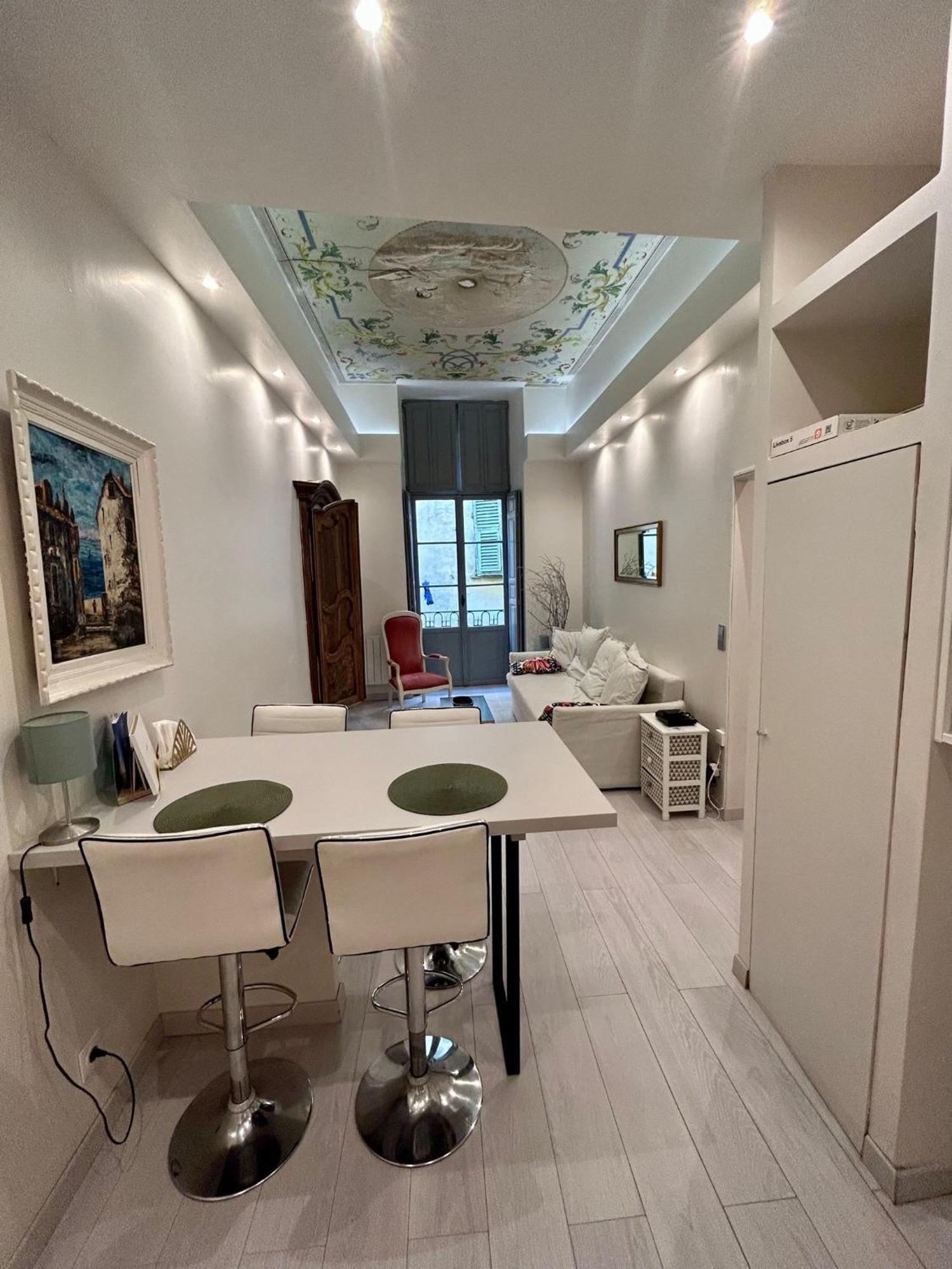 Luxury Apartment In The Heart Of Old Town Nice. Buitenkant foto